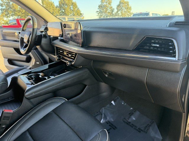 Used 2025 Chevrolet Tahoe Premier AWD/4WD image 45