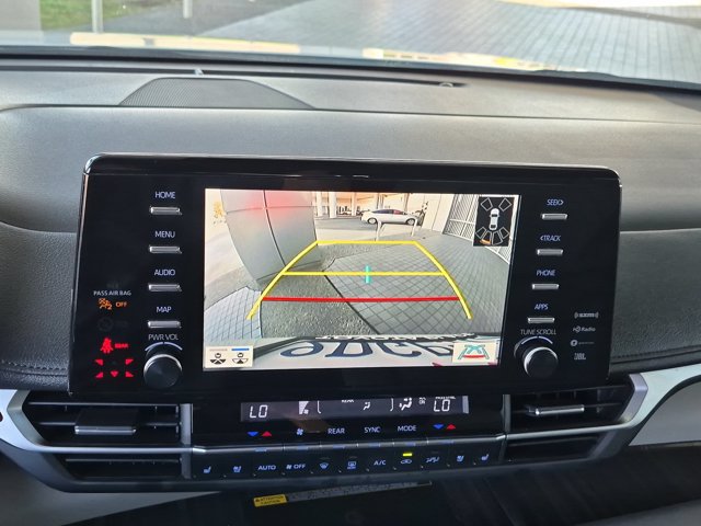 Used 2022 Toyota Sienna Limited AWD/4WD image 24
