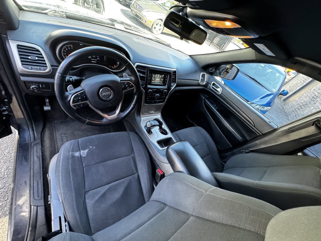 Used 2015 Jeep Grand Cherokee Laredo w/ Quick Order Package 23E AWD/4WD image 13