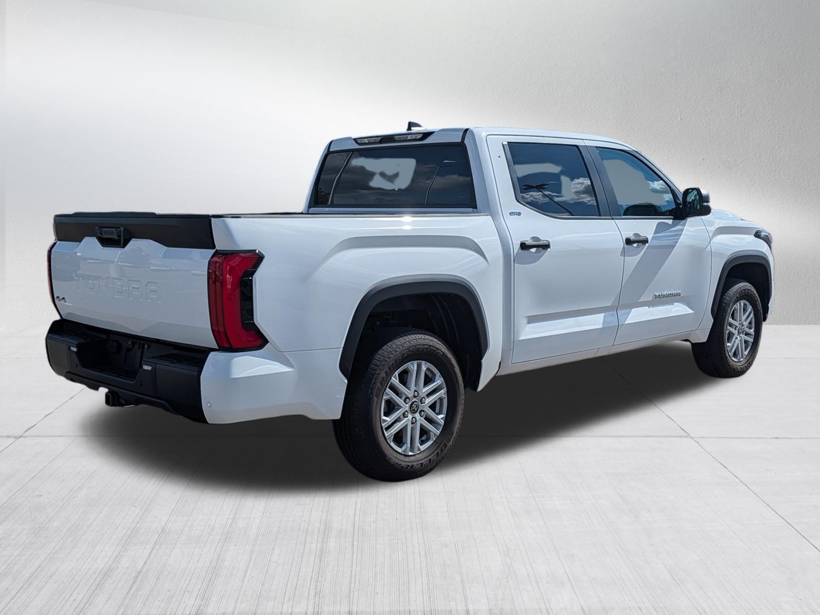 Used 2024 Toyota Tundra SR5 w/ SR5 Convenience Package AWD/4WD image 7