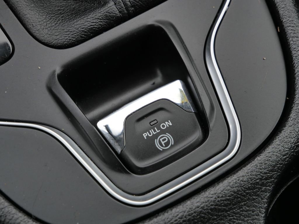 Used 2021 Jeep Cherokee Latitude Lux image 45