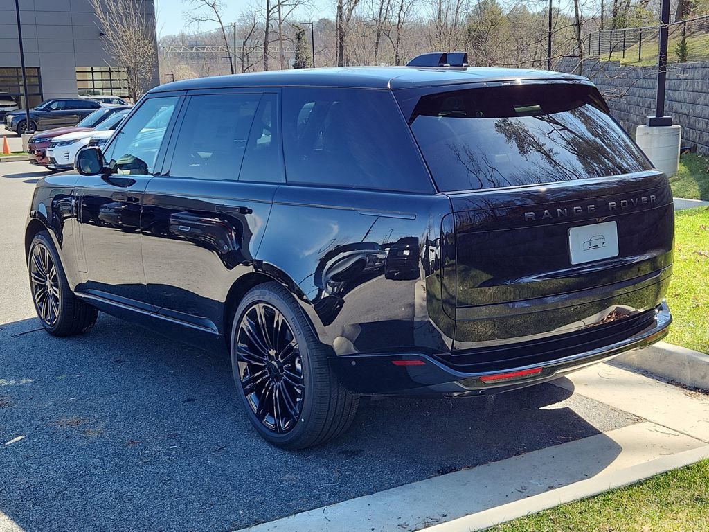 New 2026 Land Rover Range Rover Long Wheelbase SE AWD/4WD image 12