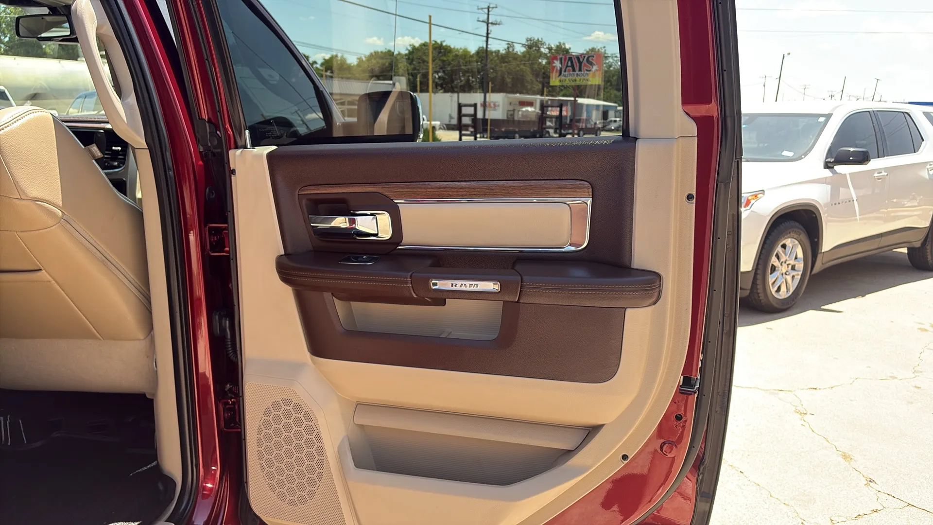 Used 2018 RAM 2500 Laramie AWD/4WD image 13