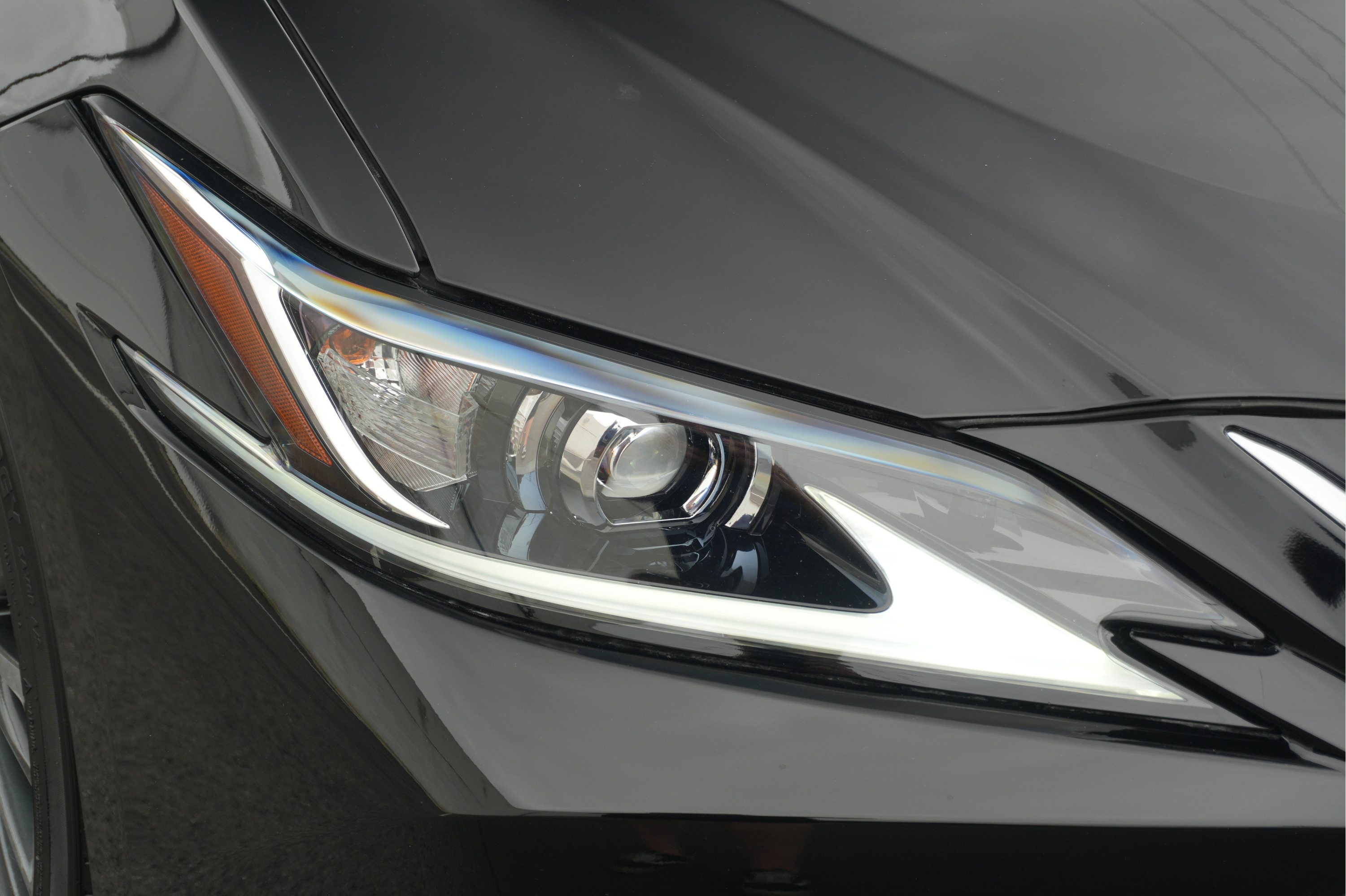 Used 2024 Lexus ES 350 w/ Premium Package FWD image 9