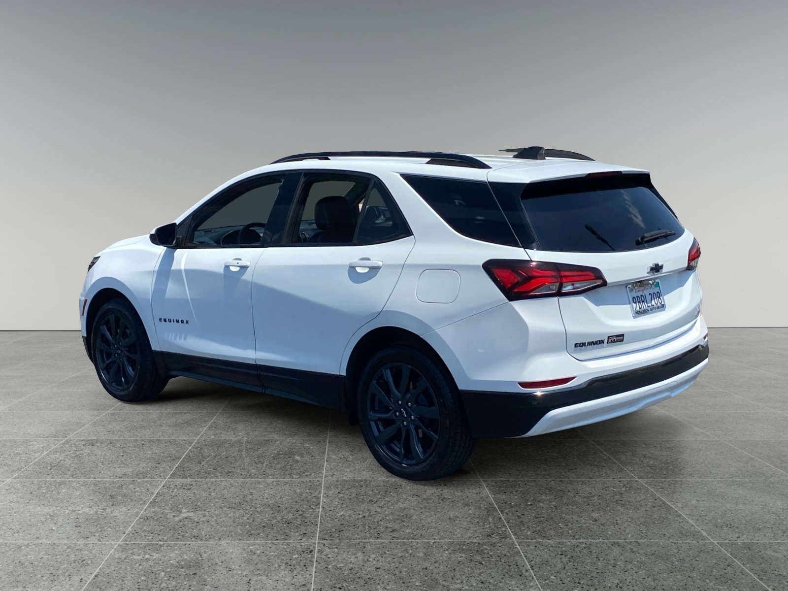 Used 2022 Chevrolet Equinox RS FWD image 3