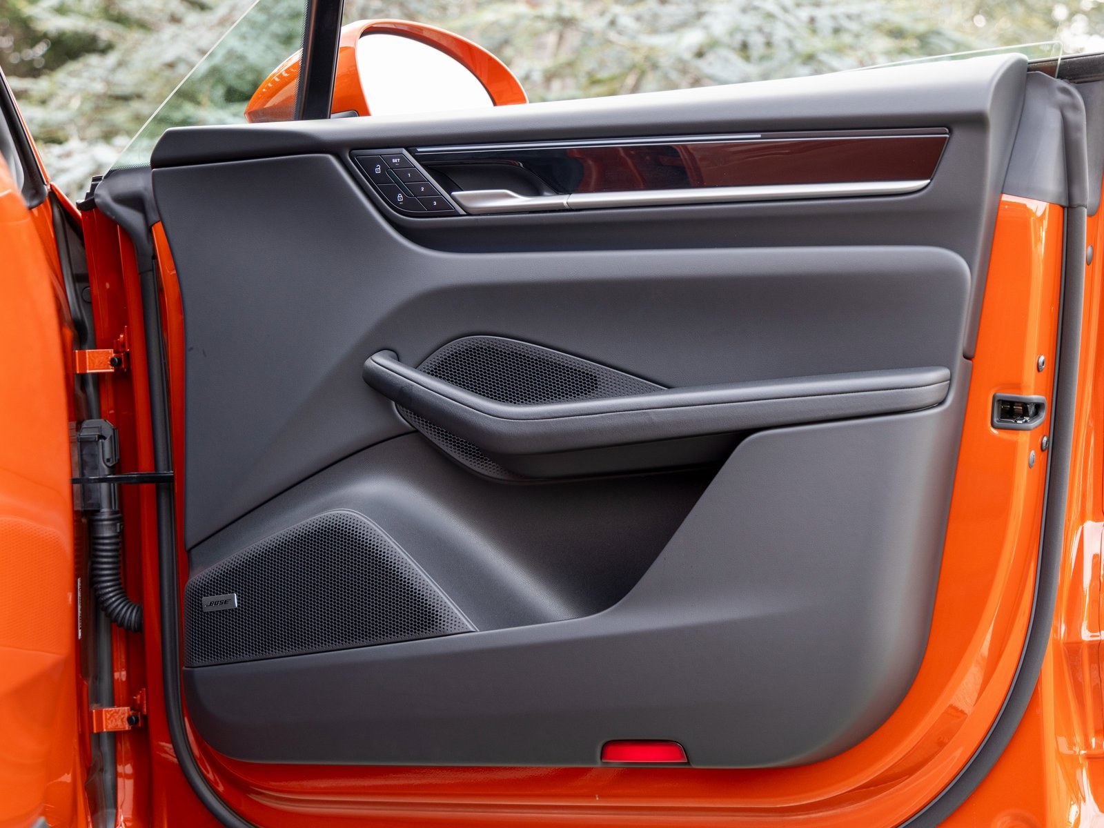 Certified 2025 Porsche Macan Electric image 50