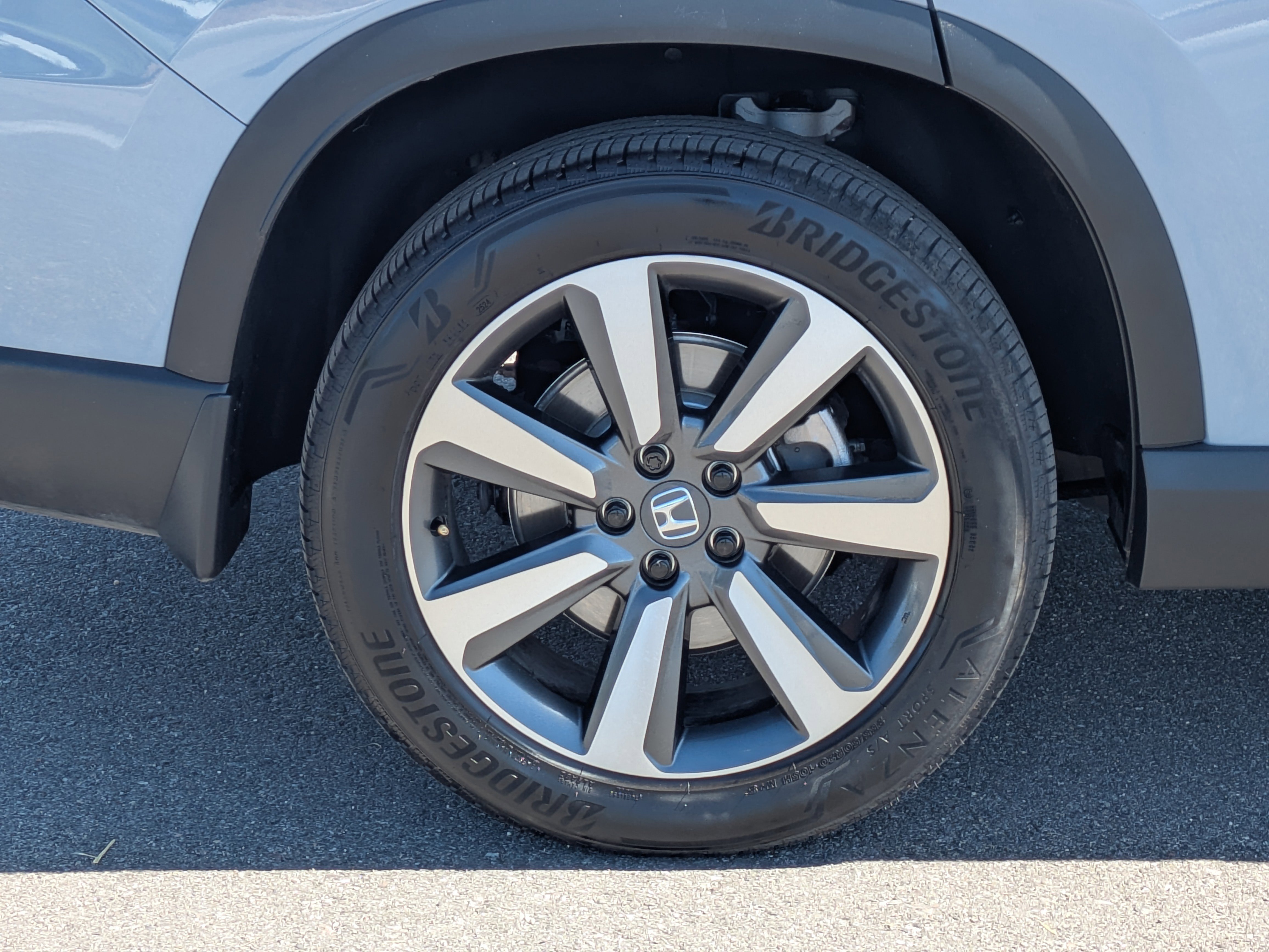 Used 2025 Honda Pilot Touring image 9