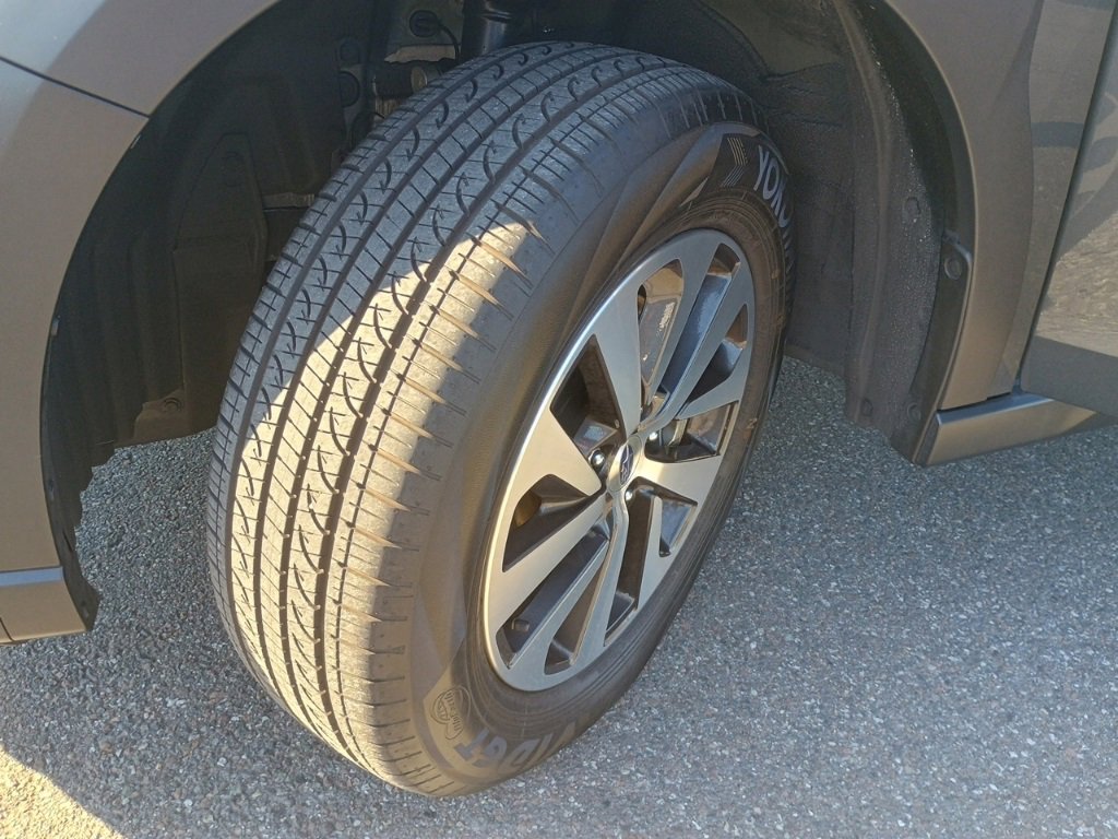 Certified 2025 Subaru Outback Premium image 9