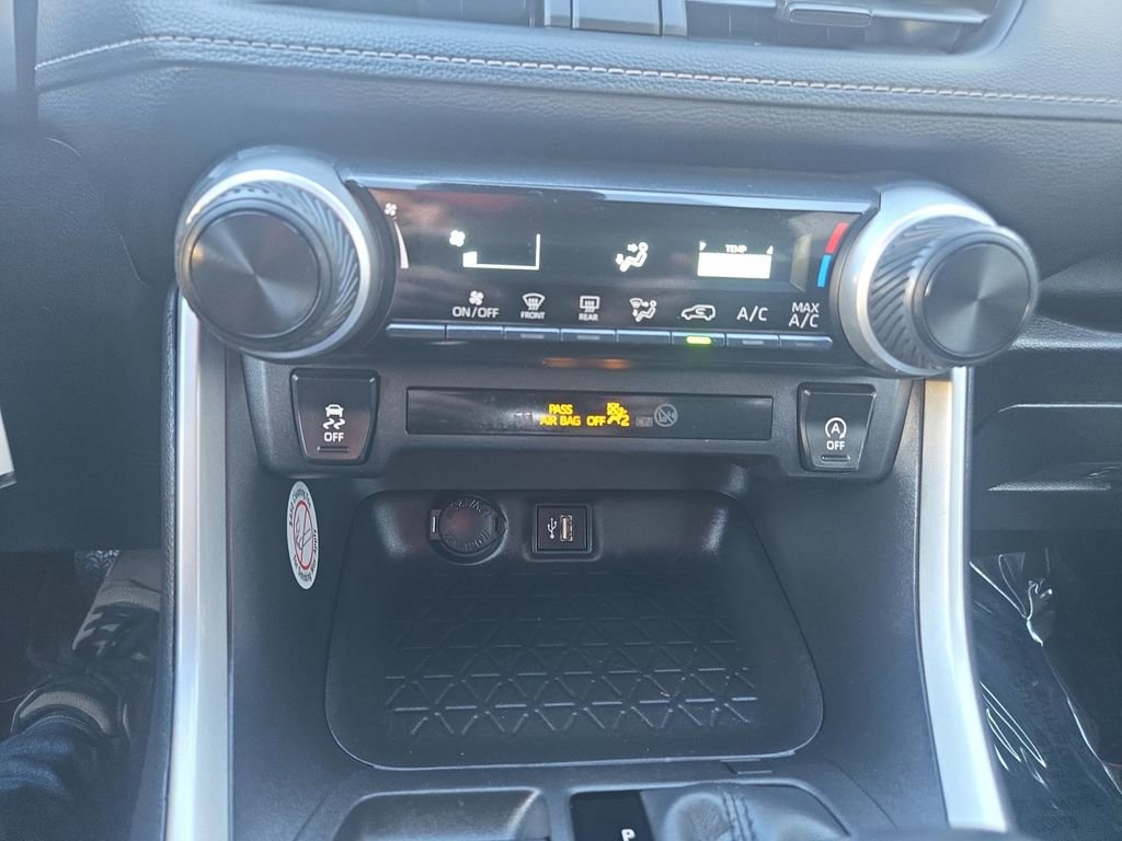 Used 2024 Toyota RAV4 LE image 21