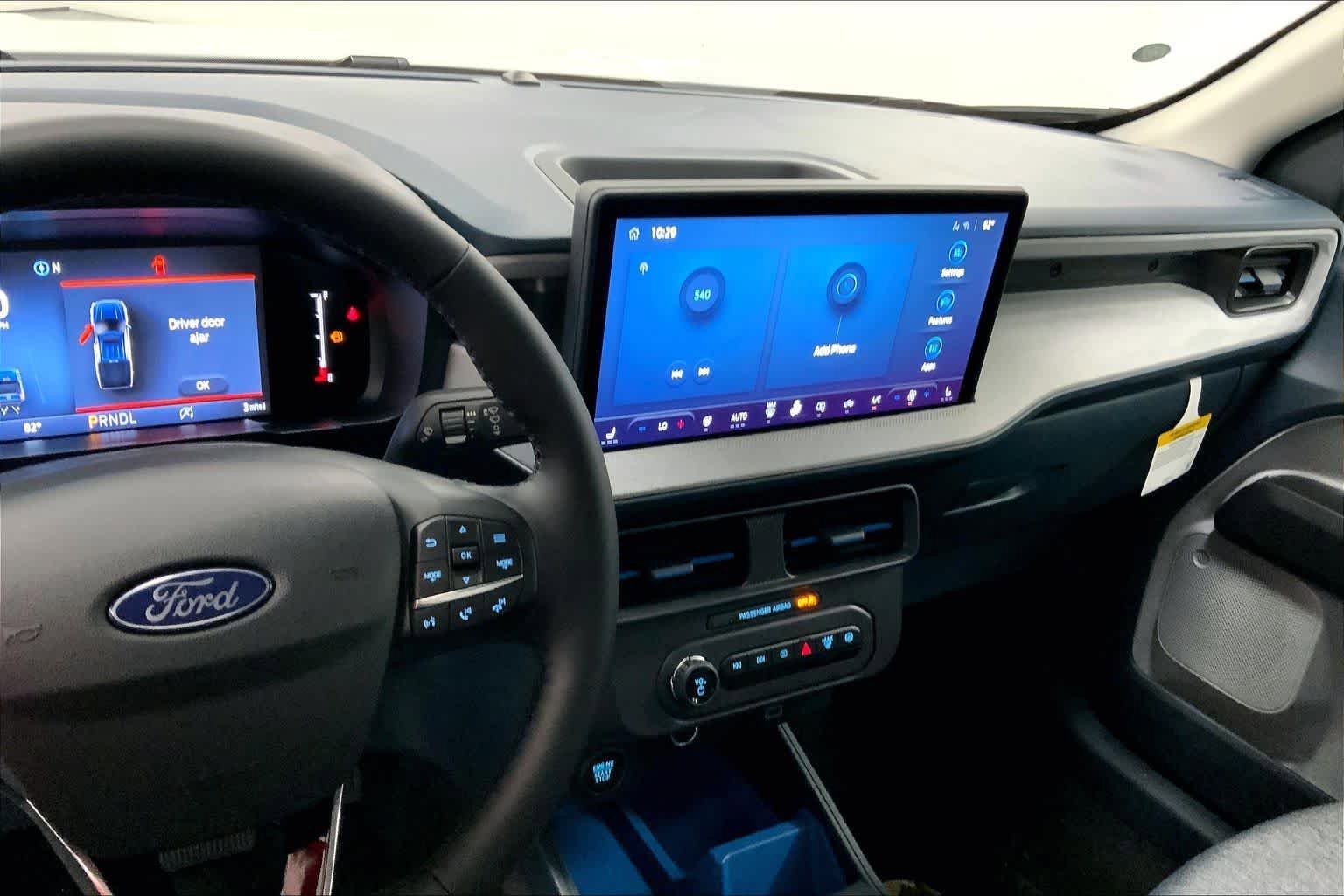 New 2025 Ford Maverick XLT w/ XLT Luxury Package image 4