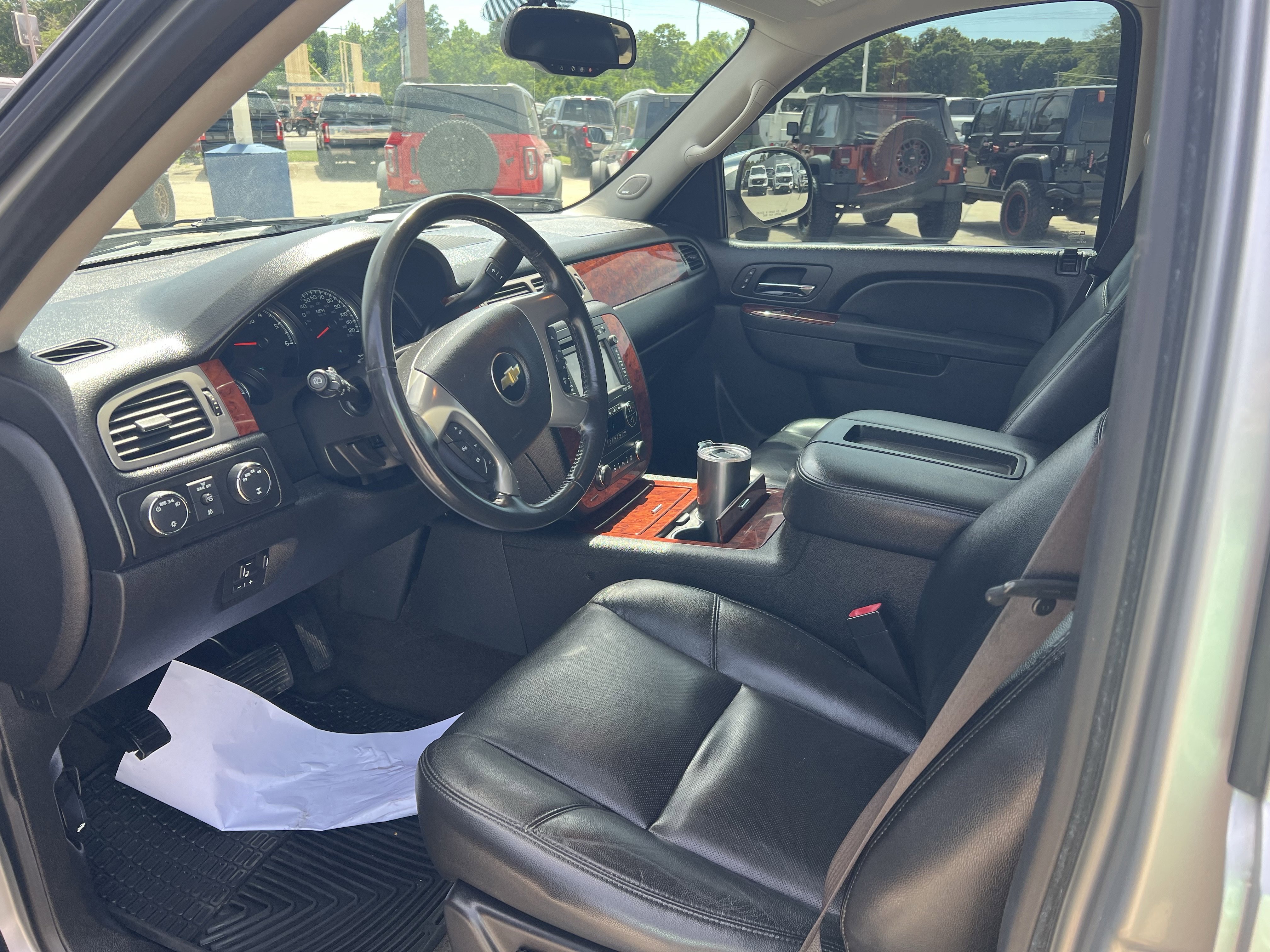 Used 2012 Chevrolet Tahoe LTZ AWD/4WD image 13