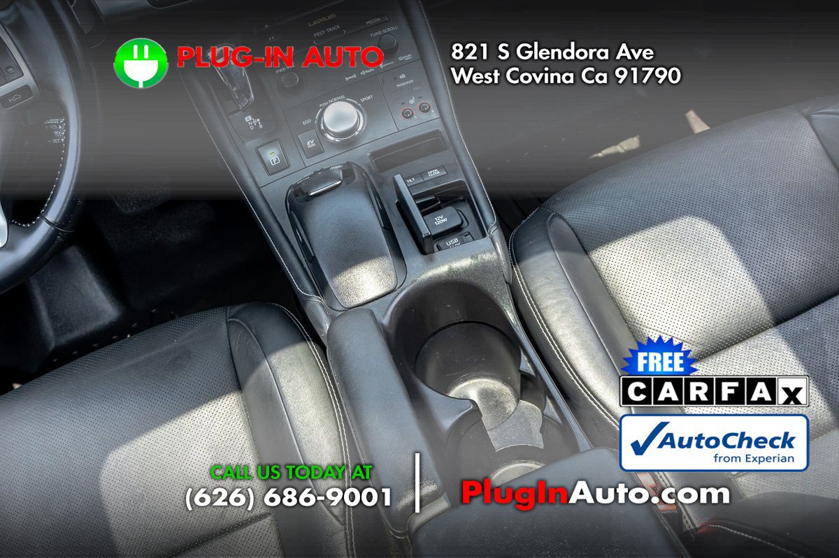 Used 2013 Lexus CT 200h w/ Leather Pkg FWD image 17