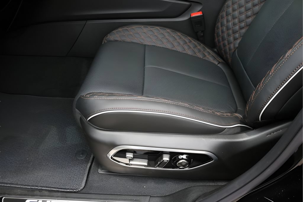New 2026 Jeep Grand Cherokee Summit AWD/4WD image 13