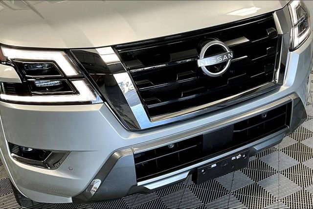 Used 2024 Nissan Armada Platinum w/ Captain's Chairs Package image 30
