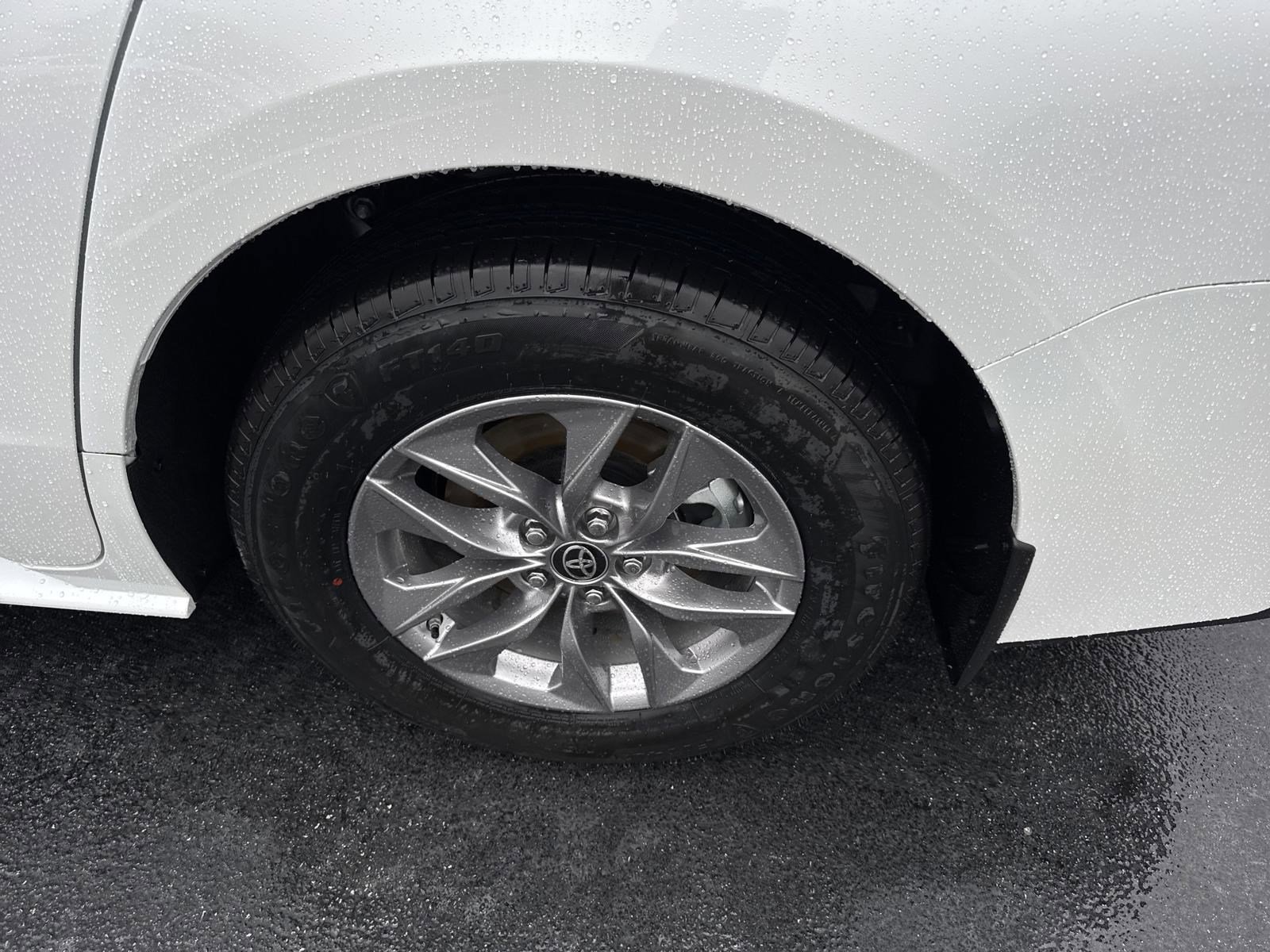 New 2025 Toyota Sienna XLE w/ XLE Plus Package image 11