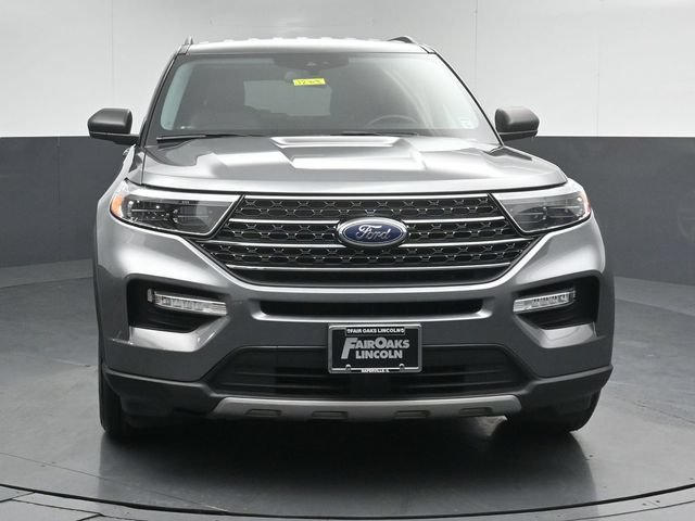 Certified 2021 Ford Explorer XLT w/ Equipment Group 202A AWD/4WD image 2
