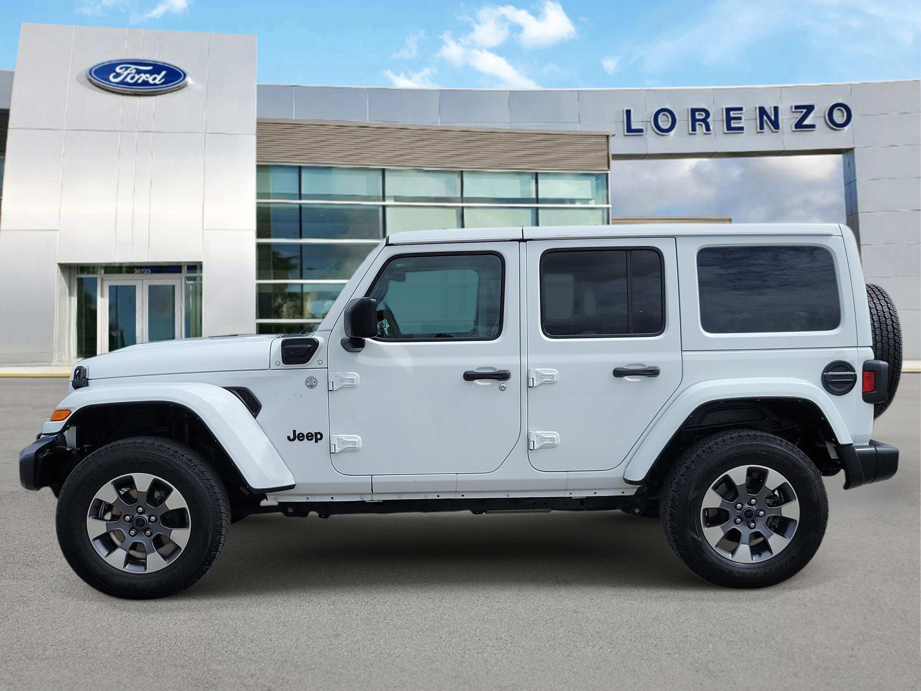 Used 2023 Jeep Wrangler Unlimited Sahara AWD/4WD image 8
