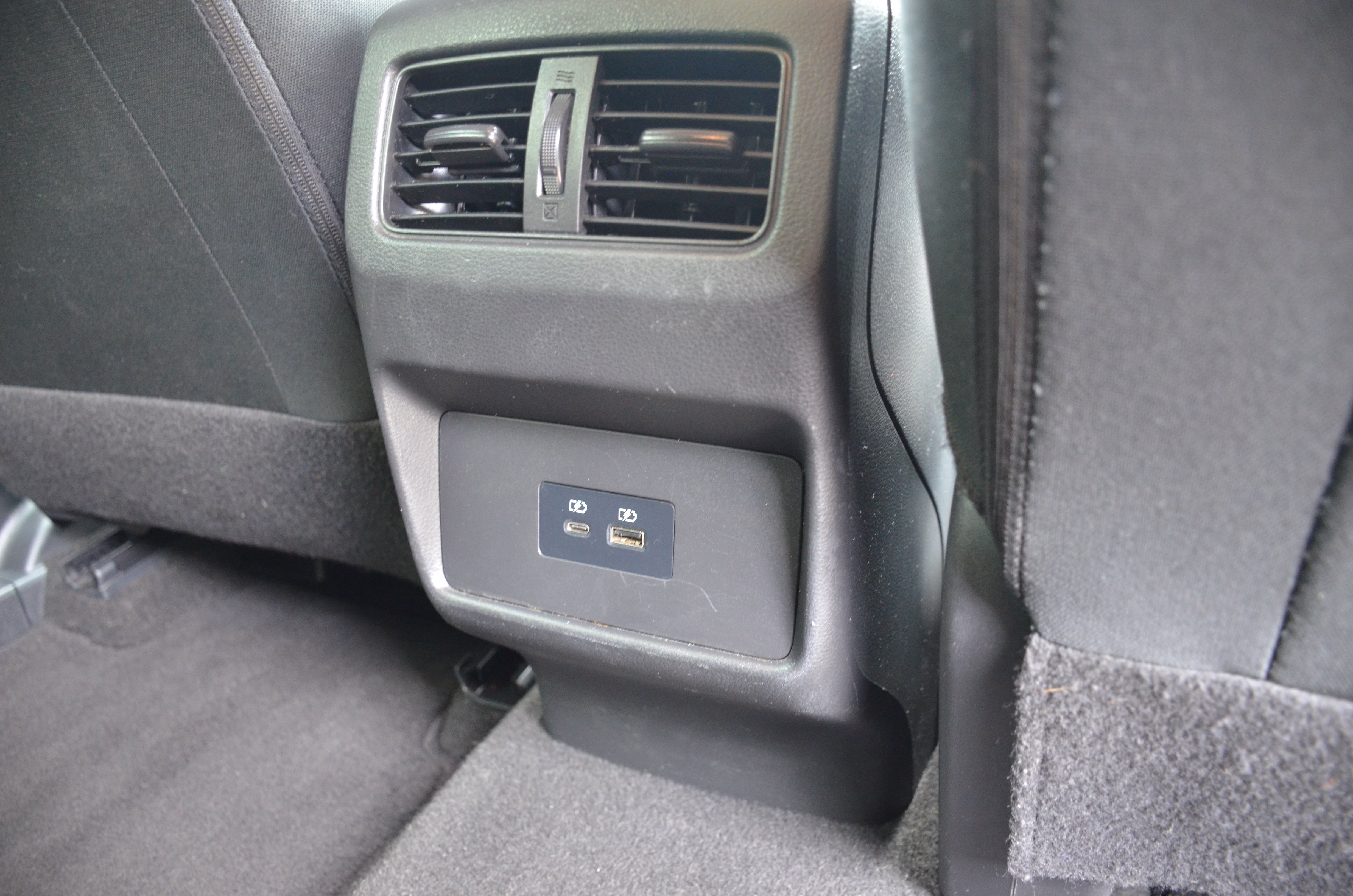 Used 2023 Nissan Rogue SV AWD/4WD image 39