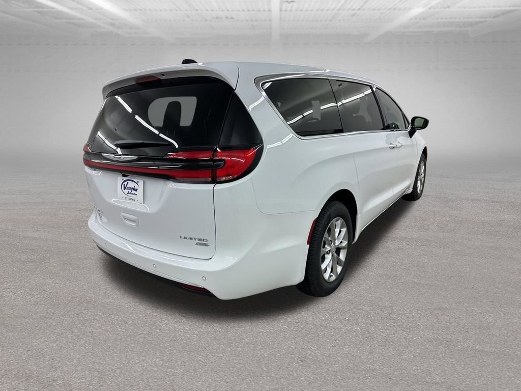 New 2026 Chrysler Pacifica Limited image 11