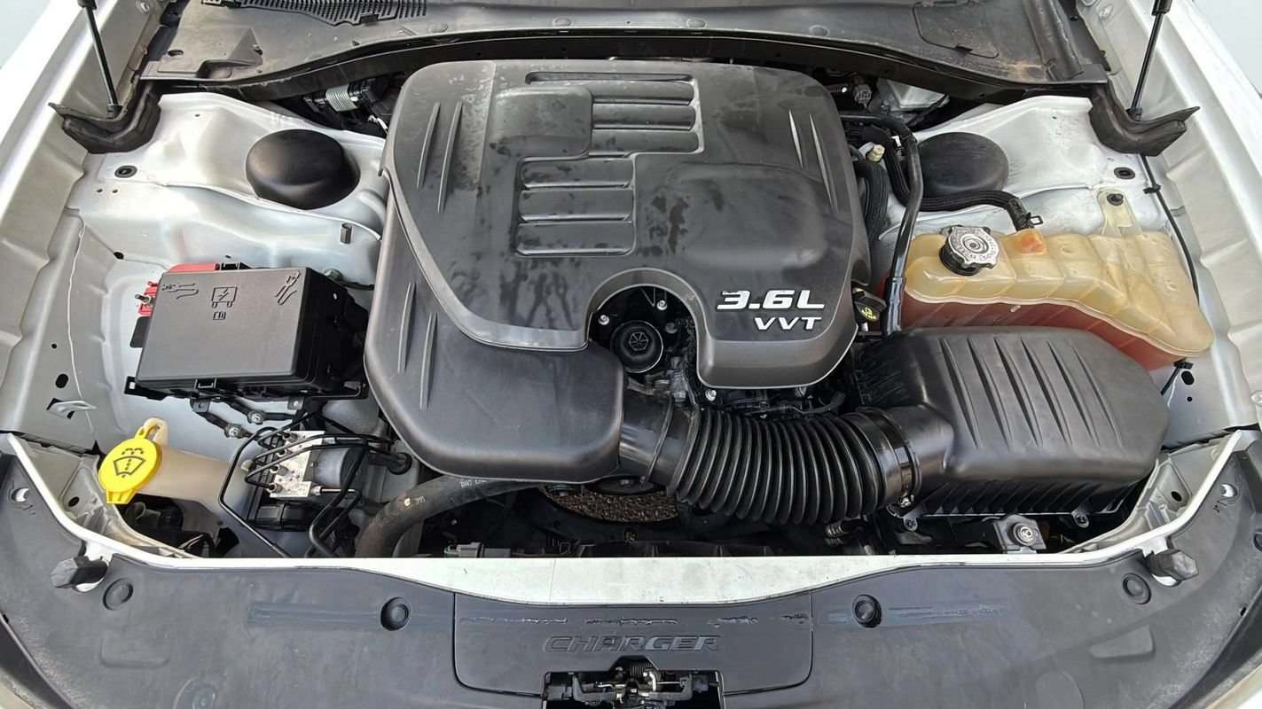 Used 2016 Dodge Charger SXT AWD/4WD image 20