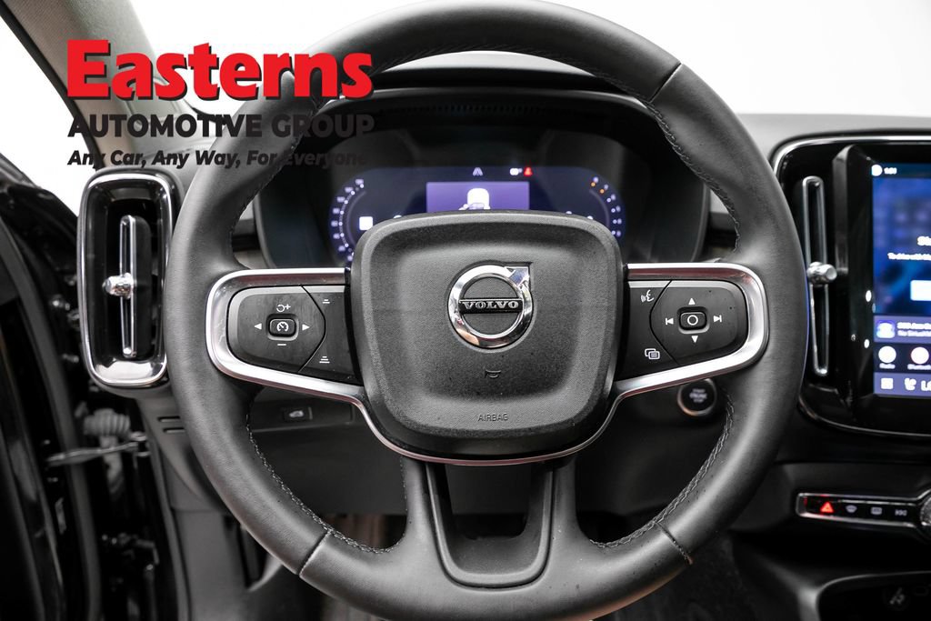 Used 2025 Volvo XC40 B5 Plus AWD/4WD image 10