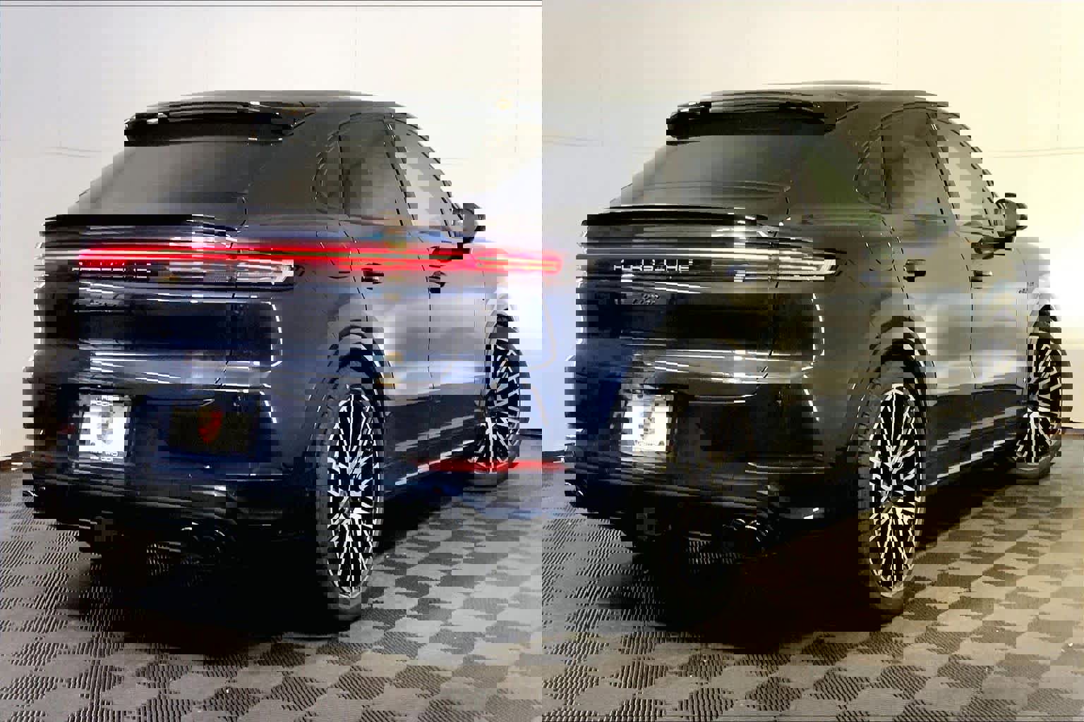 New 2026 Porsche Cayenne Turbo image 7