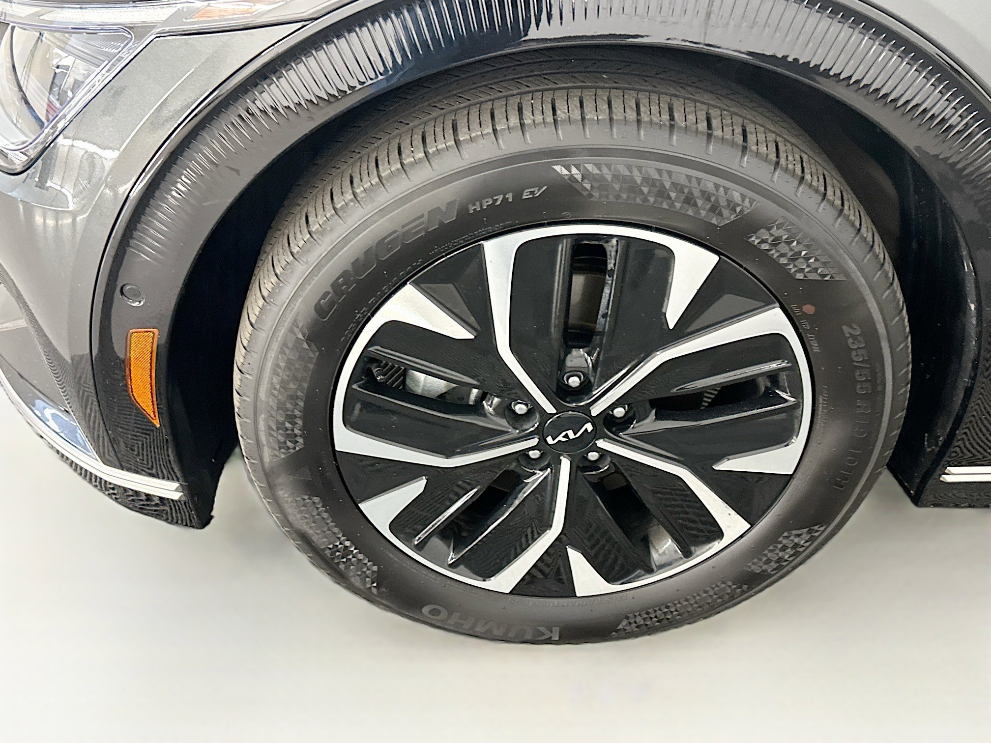 Used 2024 Kia EV6 Wind w/ Wind Technology Package AWD/4WD image 11