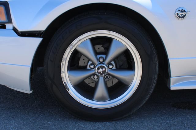 Used 2004 Ford Mustang Convertible RWD image 21