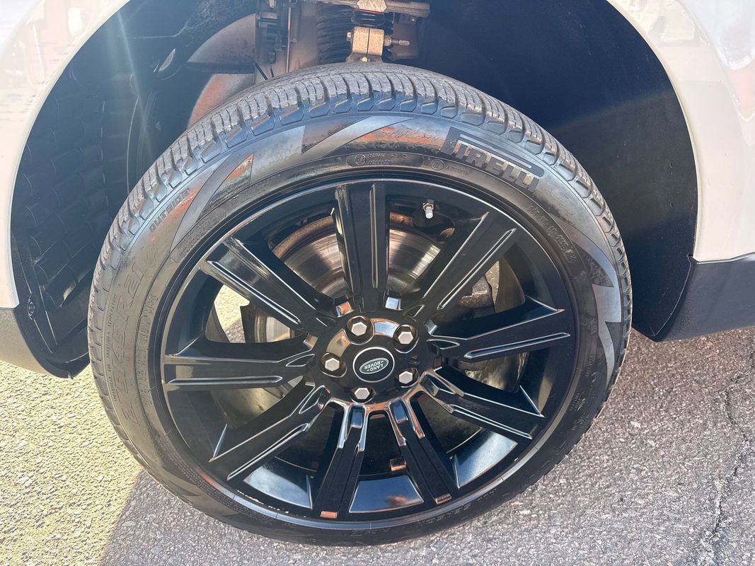 Used 2017 Land Rover Range Rover Sport HSE image 23