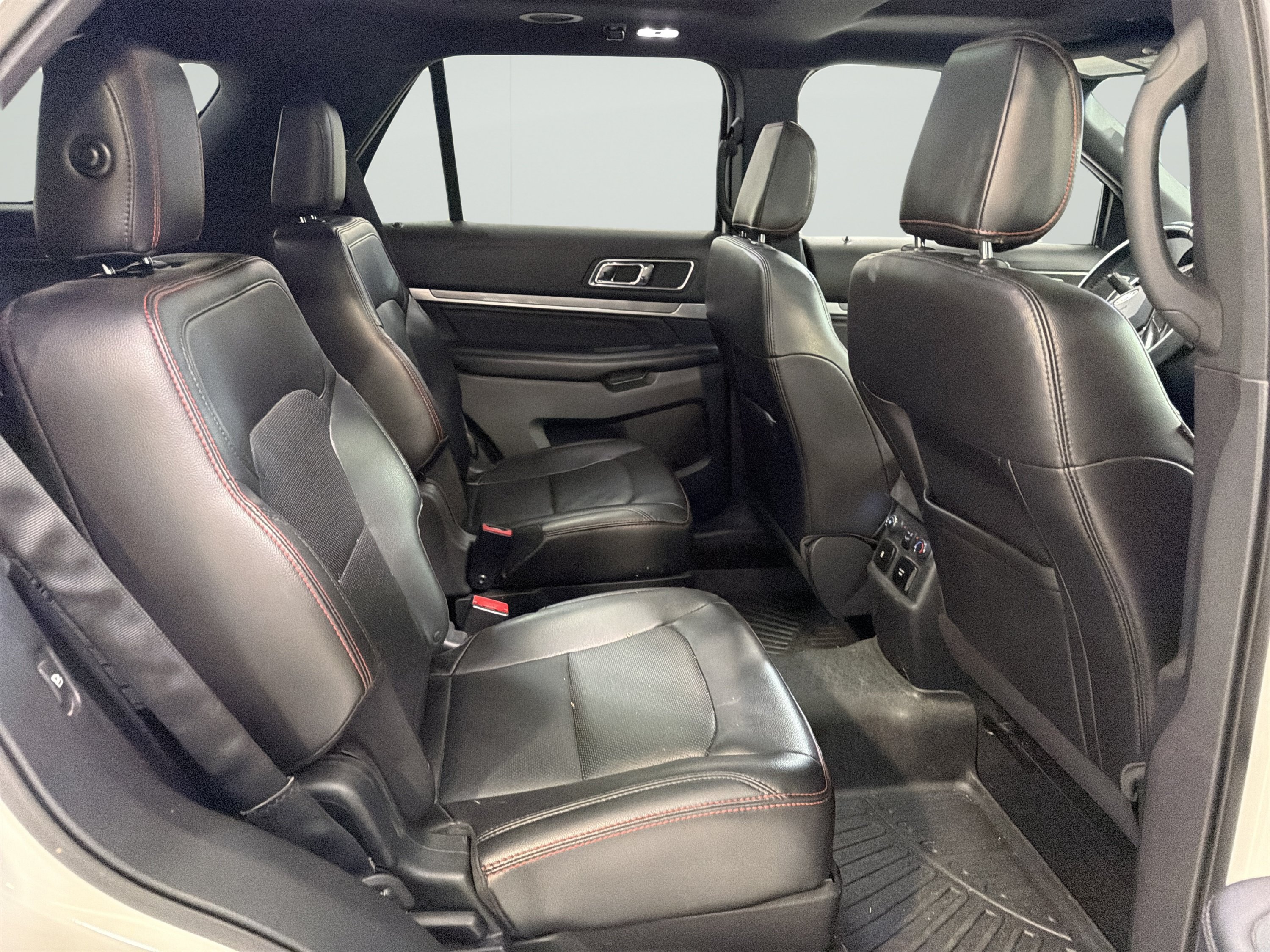 Used 2018 Ford Explorer Sport w/ Equipment Group 401A AWD/4WD image 12