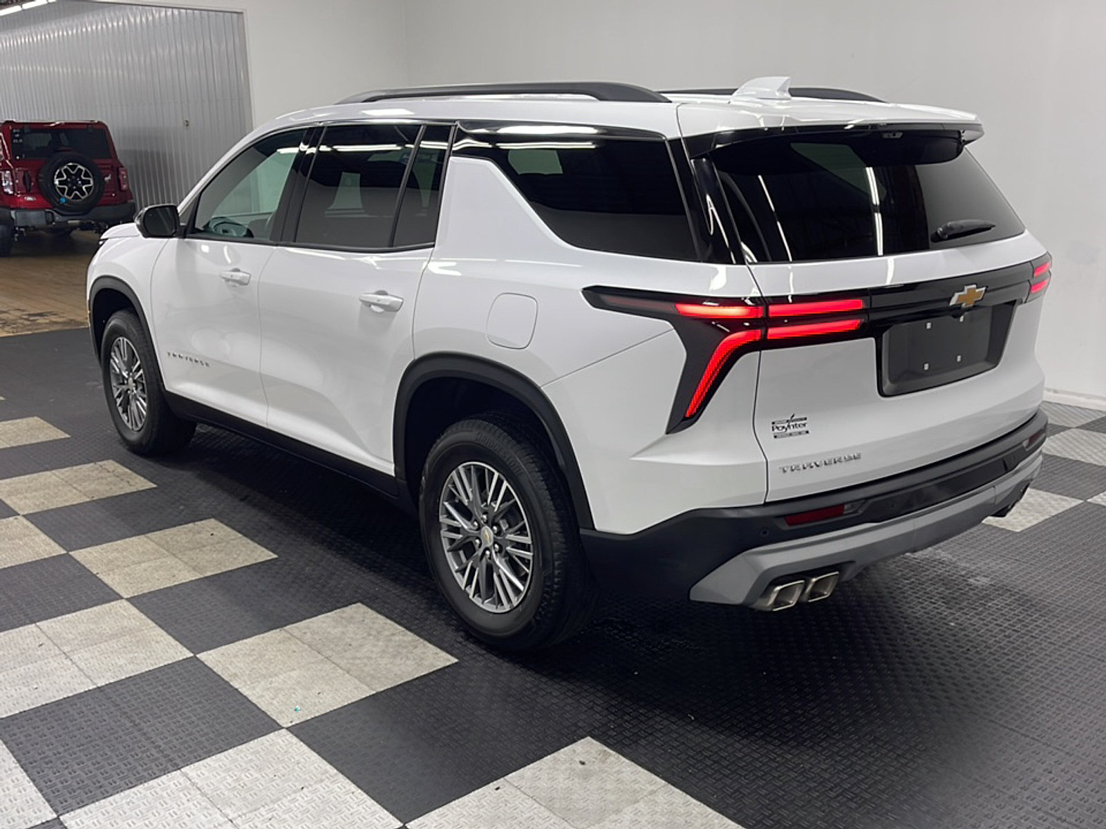 Used 2026 Chevrolet Traverse LT w/ Driver Confidence Package FWD image 17