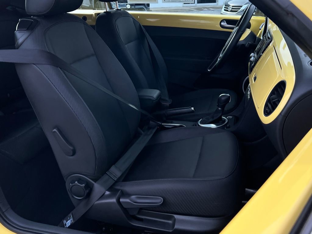 Used 2014 Volkswagen Beetle TDI image 12