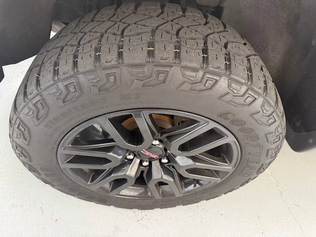 Used 2017 GMC Sierra 1500 SLE w/ SLE Value Package AWD/4WD image 7