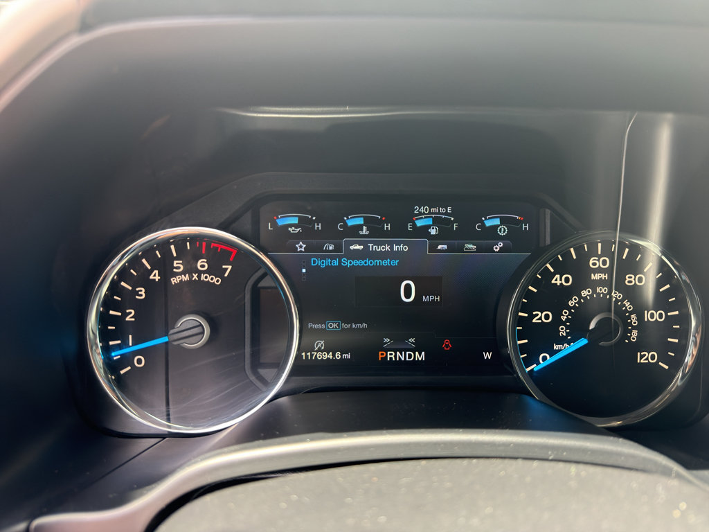 Used 2017 Ford F150 Lariat w/ Equipment Group 502A Luxury AWD/4WD image 12