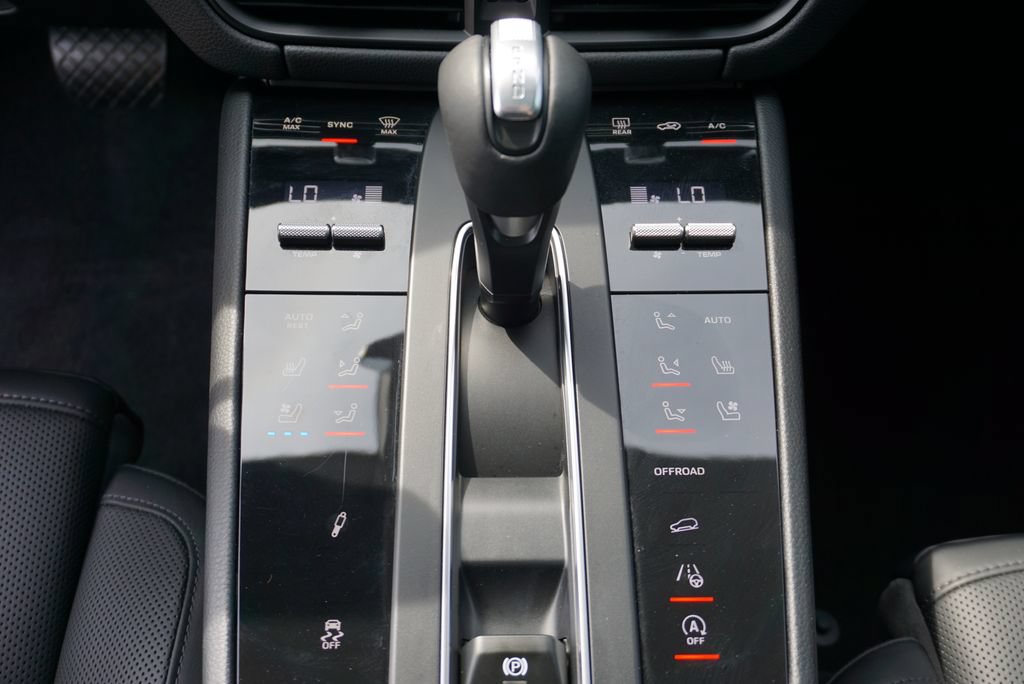 Used 2023 Porsche Macan S AWD/4WD image 41