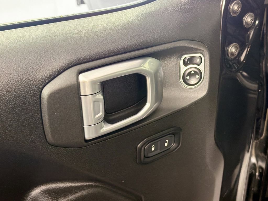 Used 2024 Jeep Wrangler Willys image 17