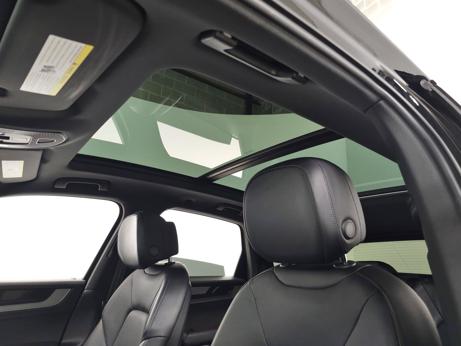Used 2024 Porsche Cayenne AWD/4WD image 17