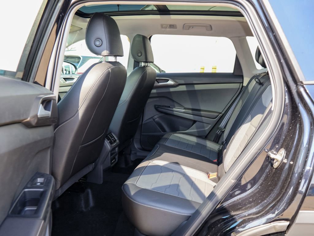 New 2026 Volkswagen Taos SE image 14