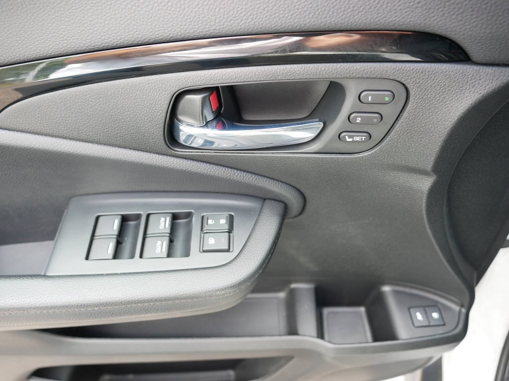 Used 2022 Honda Pilot Touring image 17