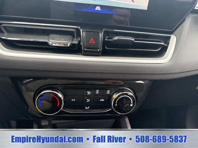 Used 2025 Chevrolet TrailBlazer LT AWD/4WD image 23