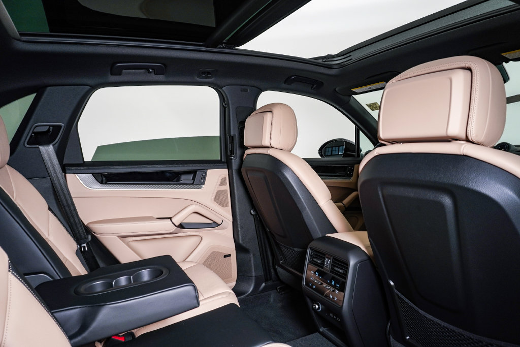 New 2026 Porsche Cayenne S AWD/4WD image 16