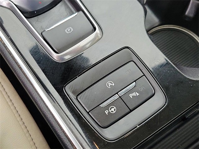 Used 2019 Ford Edge Titanium w/ Equipment Group 301A image 31