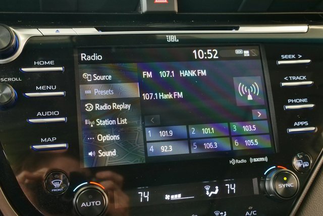 Used 2020 Toyota Camry XSE image 19