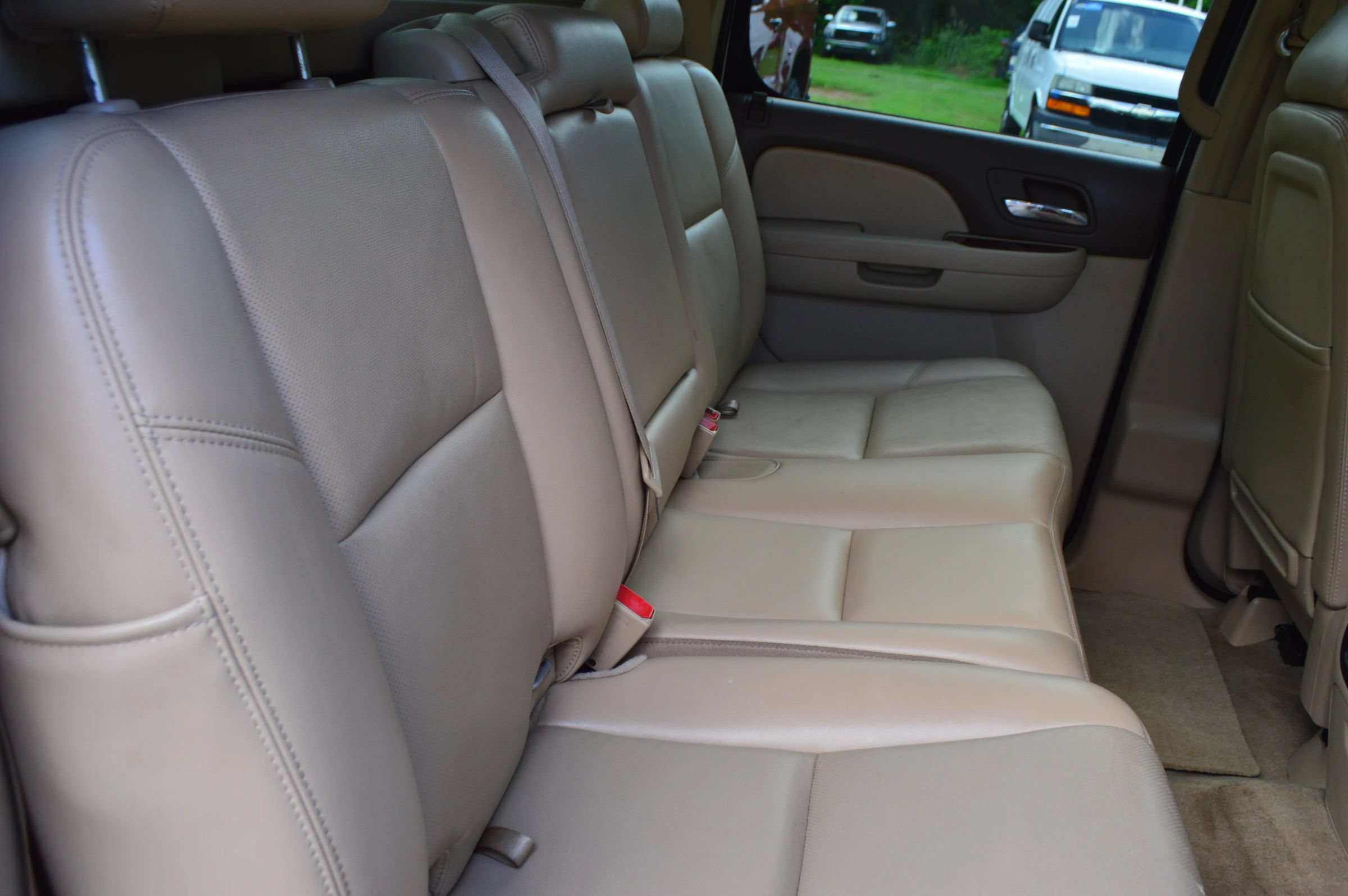 Used 2011 Chevrolet Avalanche LTZ AWD/4WD image 27