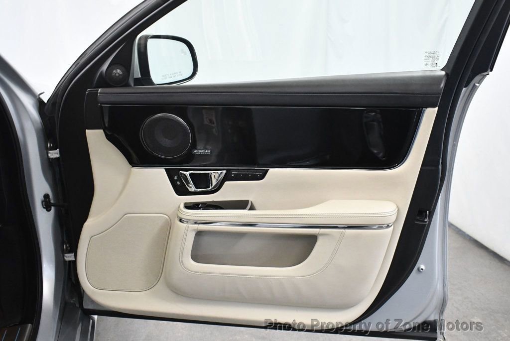 Used 2015 Jaguar XJ image 13