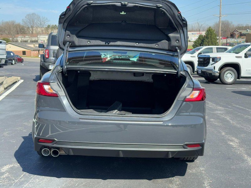 Used 2025 Toyota Camry SE w/ Multimedia Upgrade Package image 5
