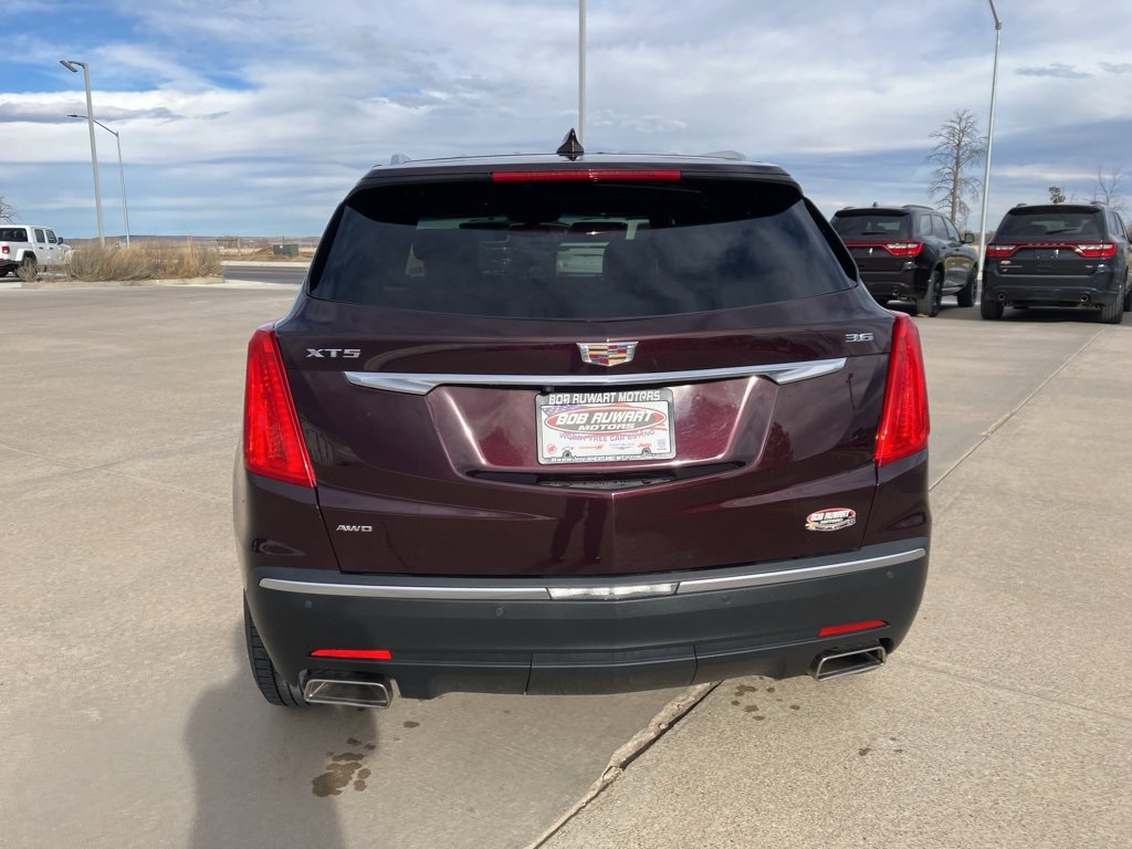 Used 2017 Cadillac XT5 Luxury image 4