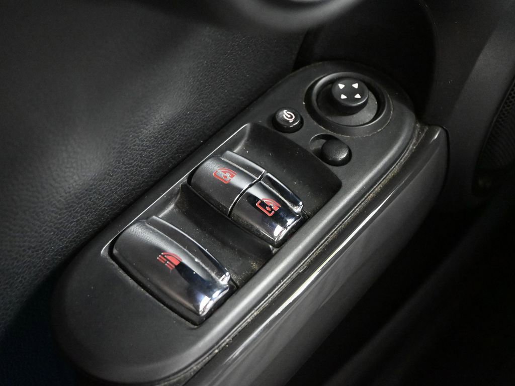 Used 2017 MINI Cooper Convertible image 28