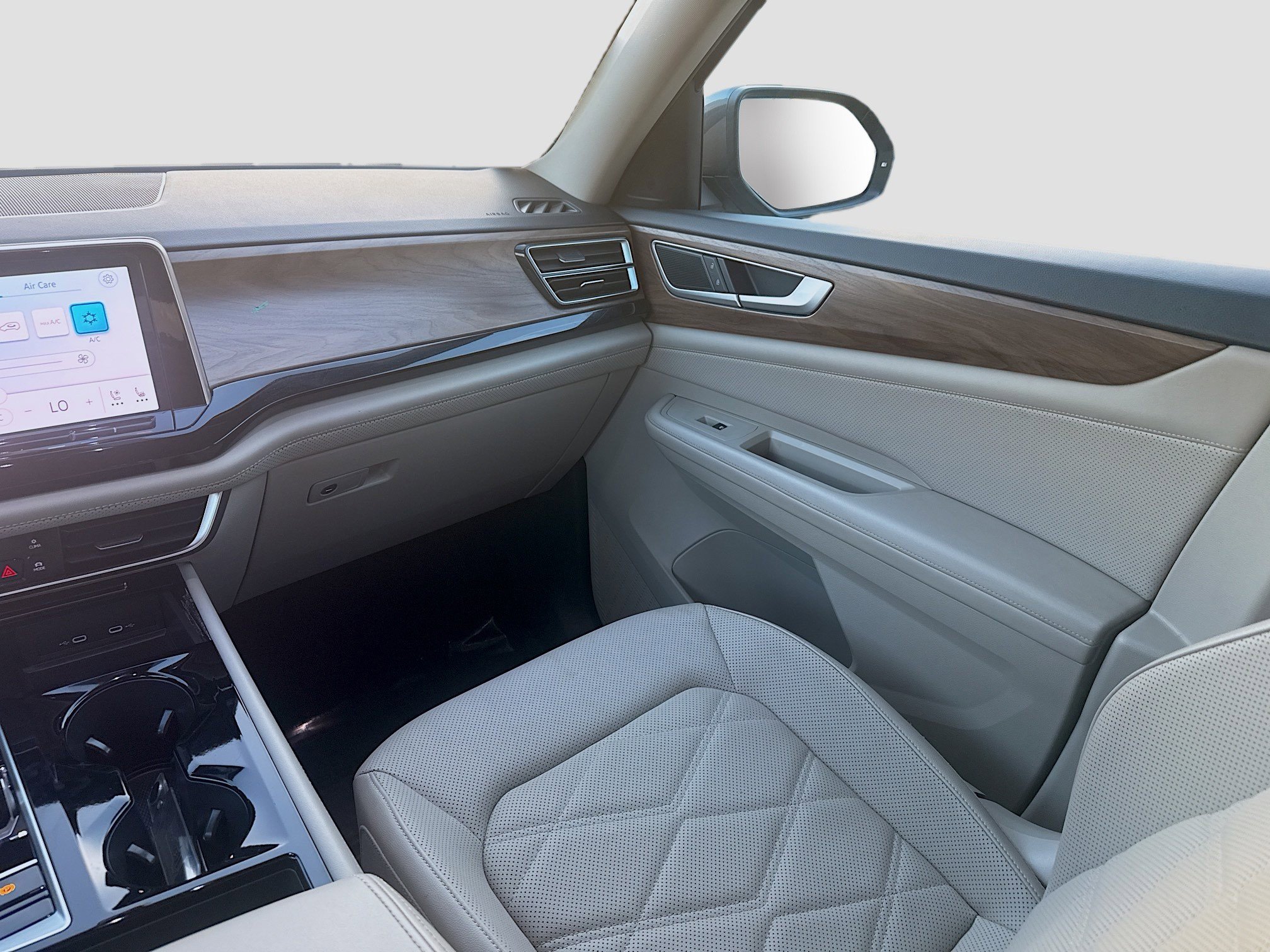 Used 2024 Volkswagen Atlas SE image 21