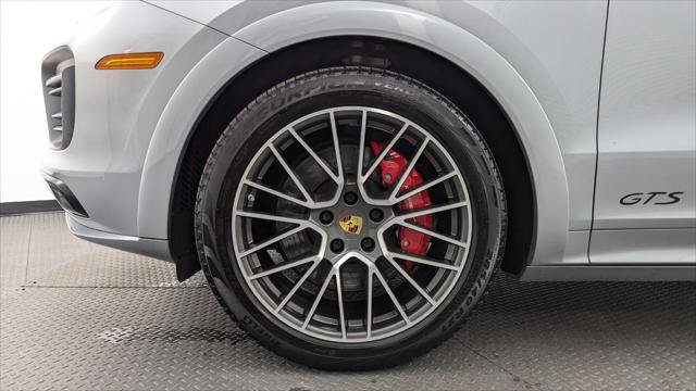 Used 2021 Porsche Cayenne GTS w/ Premium Package Plus AWD/4WD image 26